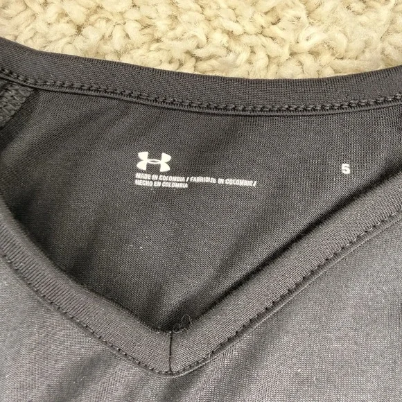 Under Armour Girls Long Sleeve Shirt - "Girl You're A Boss" - Size 5 - Picture 4 of 4